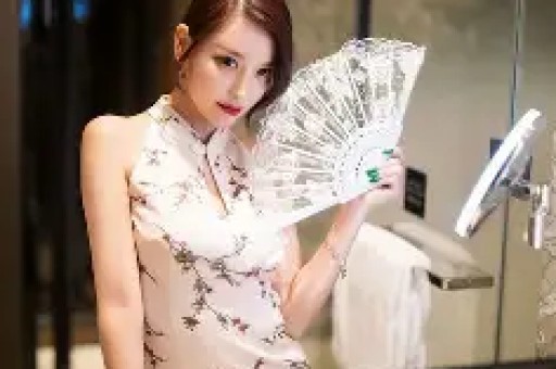 李小冉一波未平一波又起！向太9字力挺才明白她和王菲是一类人